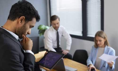 How Many People Have Claimed Job Loss Insurance in the UAE