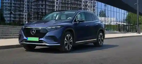 Mercedes EQS SUV<